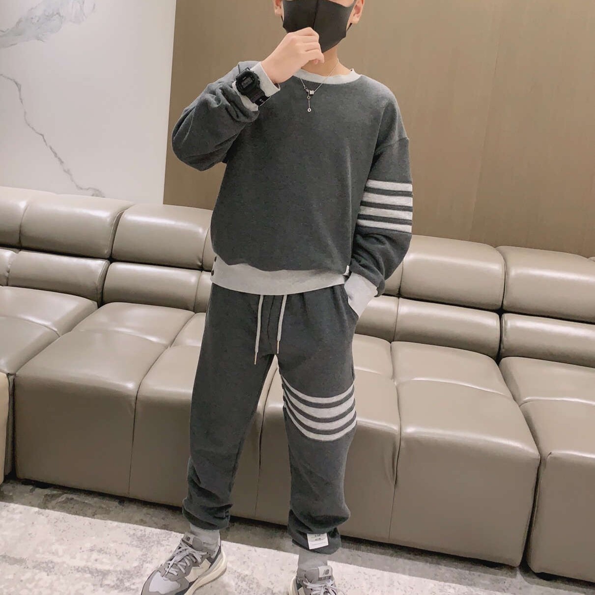 TB四条杠毛圈拼接开衫卫衣卫裤套装