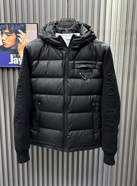 普家冬季新款拼接针织袖羽绒服简约三角标pu面料免洗修身气质欧货