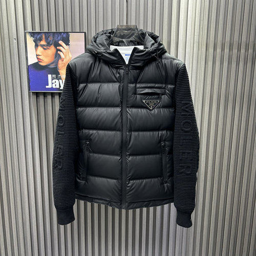 普家冬季新款拼接针织袖羽绒服简约三角标pu面料免洗修身气质欧货