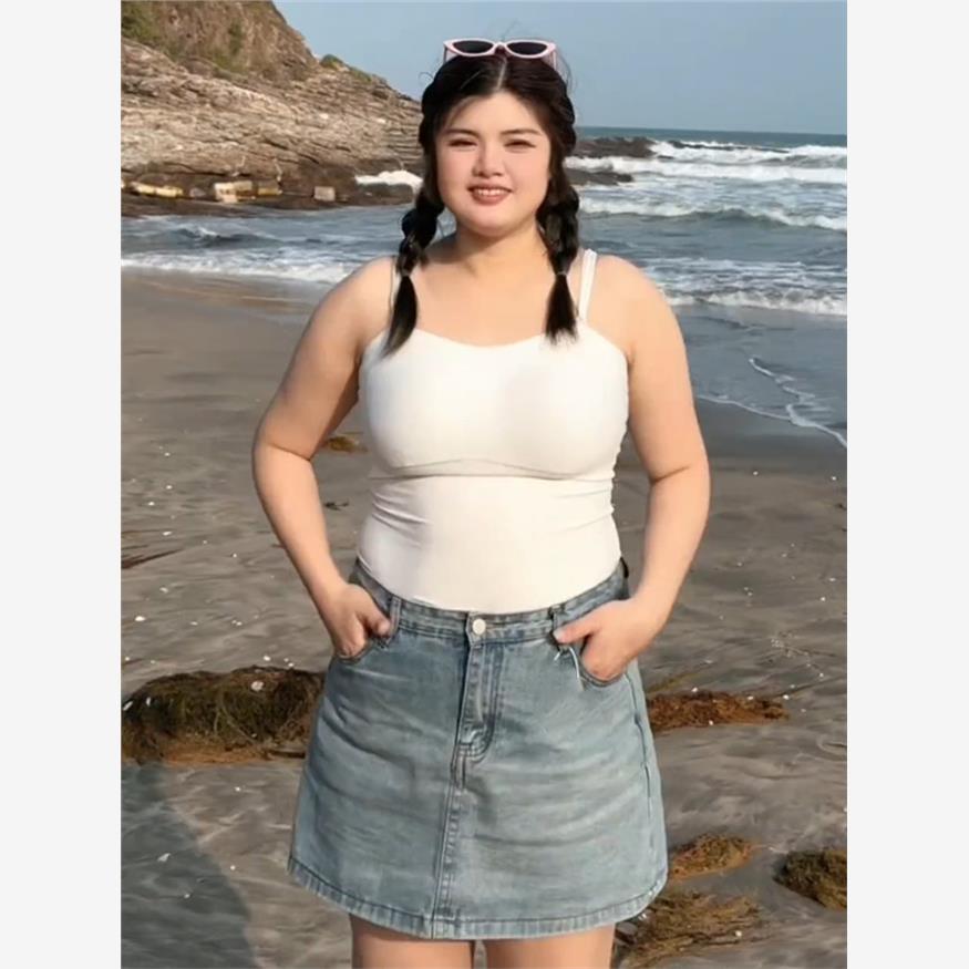 大码一体文胸带胸垫内搭吊带背心女夏季新款大胸显瘦黑色美背上衣