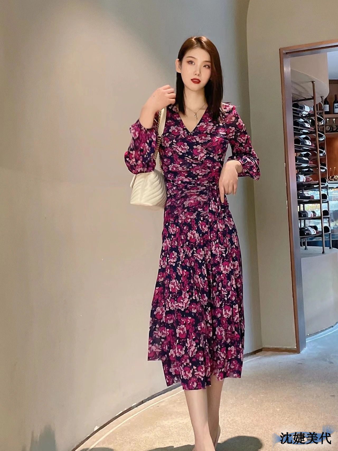 沈婕美代dvf 22早春新款弹力网纱蓝粉色雪绒花印花连衣裙dl4p017