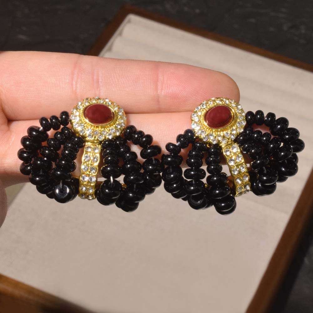 满钻红宝石几何弧形黑串珠耳环