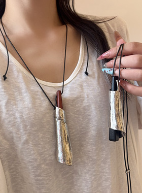 小众夸张简约金属卷轴黑檀木吊坠皮绳项链女长款高级感轻奢毛衣链