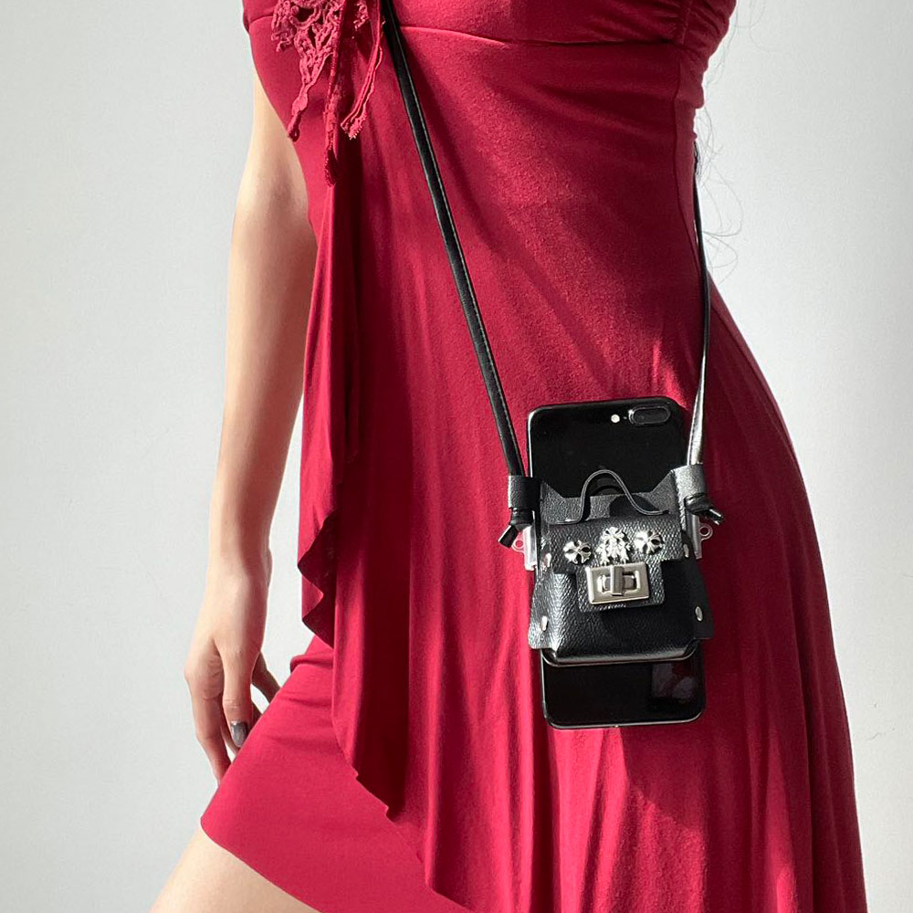 复古黑色迷你包长挂脖配饰腰链女精致卡通创意可斜挎身体链手机链