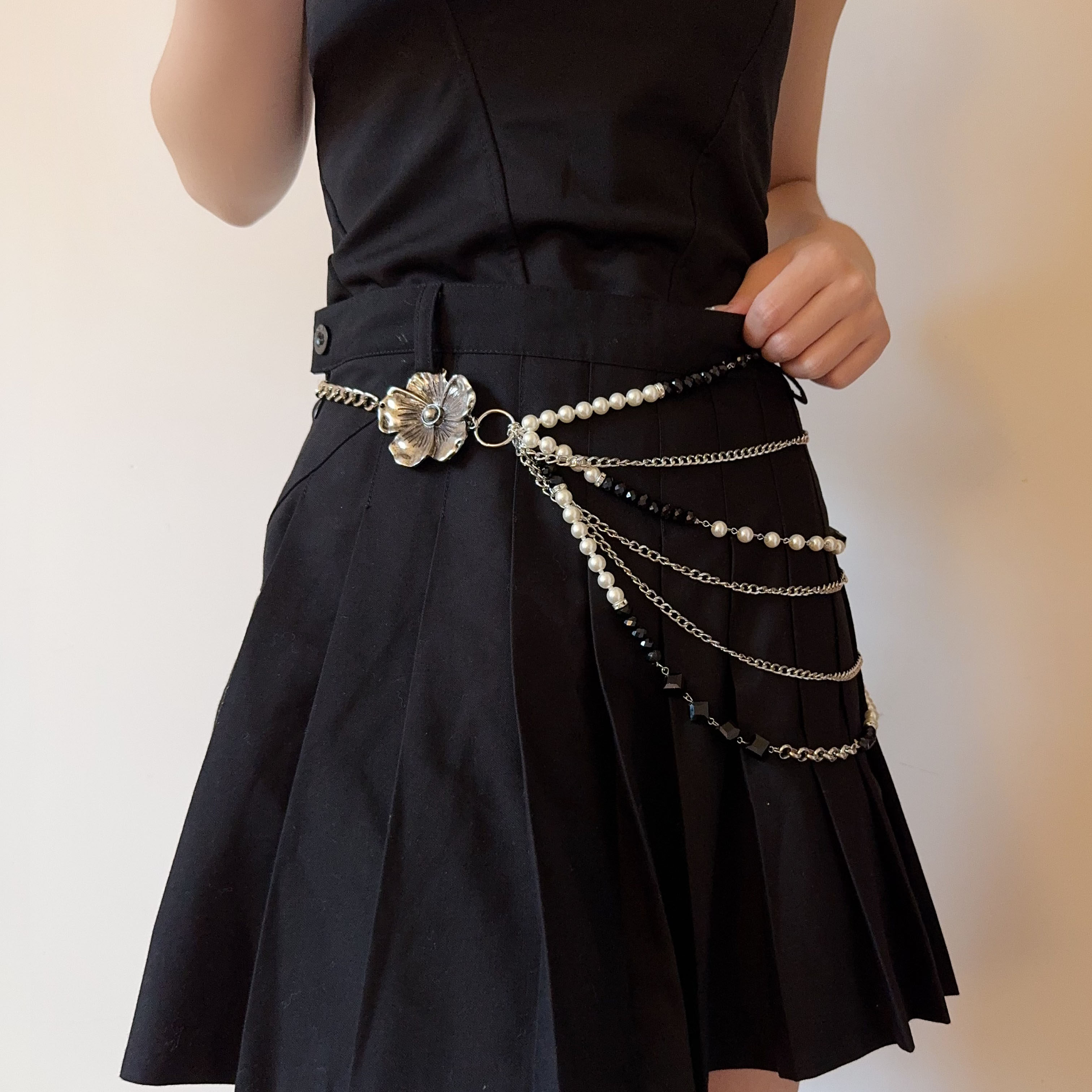 多层珍珠串珠银色花朵流苏腰链轻奢高级感气质时尚精致配裙子腰带