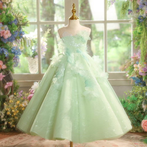 女童钢琴演奏生日森系礼服公主裙