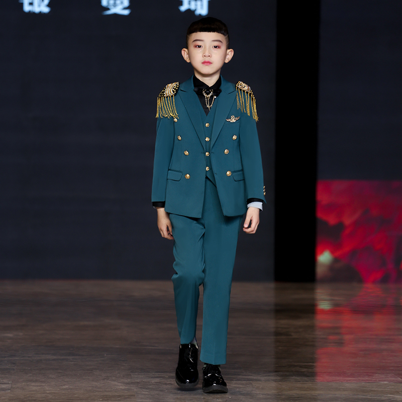 儿童西装套装男童礼服2025新款夏季走秀主持人绿色钢琴演奏演出服