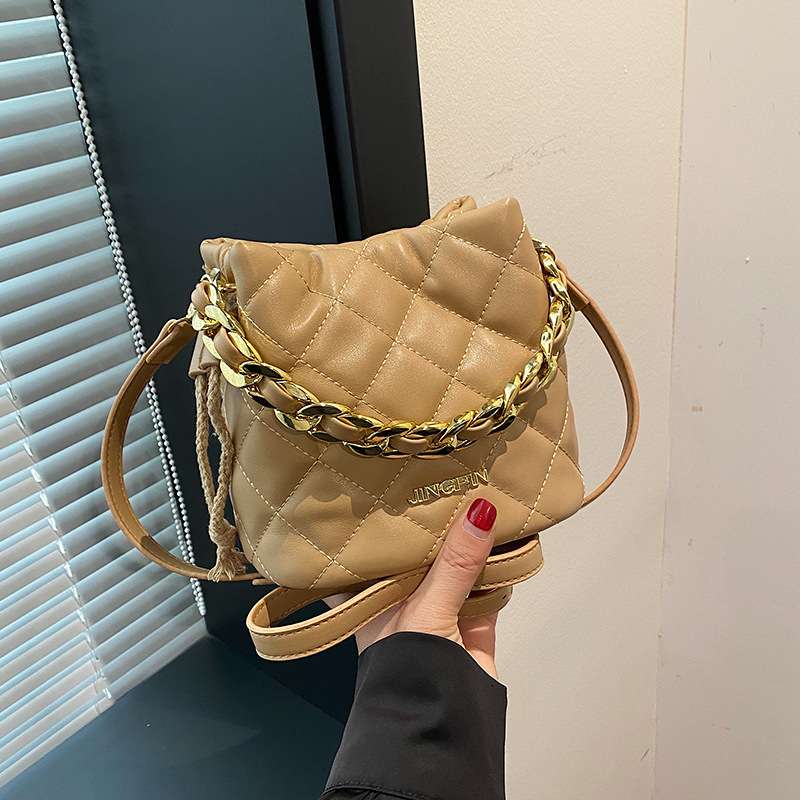 菱格约姿水桶包包女2023新款秋冬链条手提包洋气质感单肩斜挎小包
