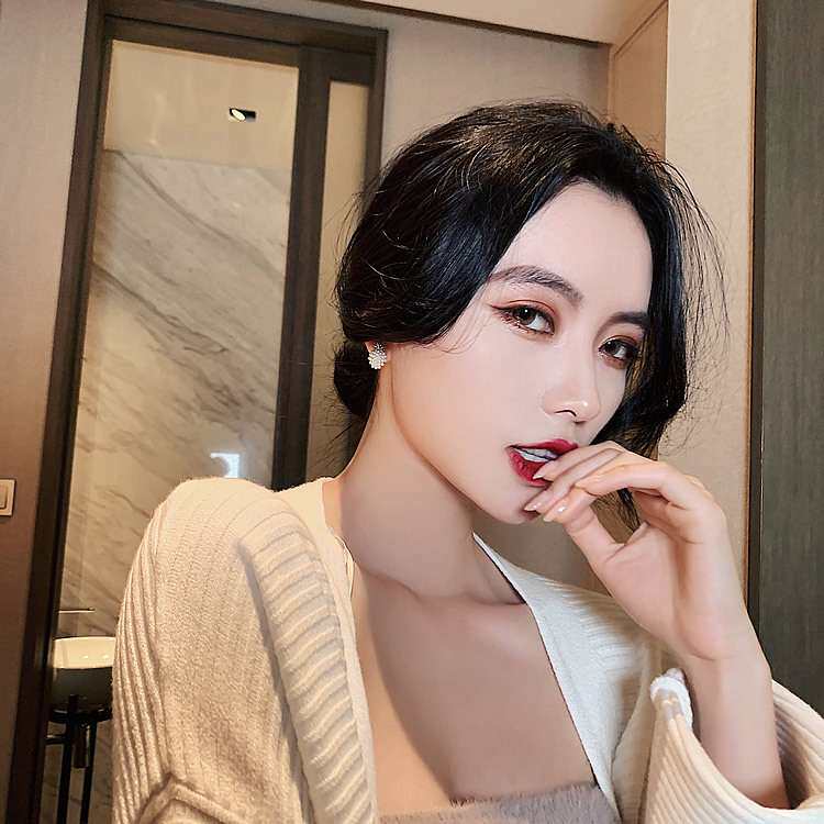 耳环女流行个性镶珍珠韩版耳饰银针耳环网红2023新款菠萝珍珠耳钉