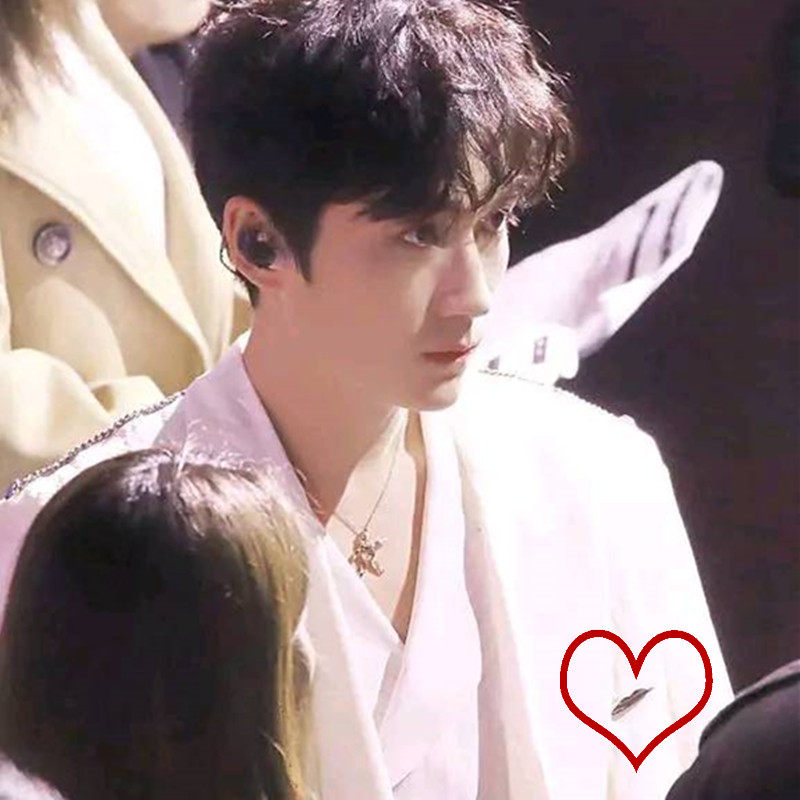亲爱的自己朱一龙同款胸针嘴唇居居老师拢龙演唱会男孩镇魂女孩嘴