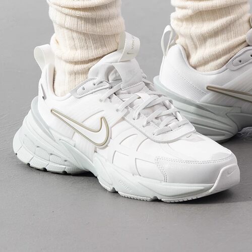 正品耐克女鞋NIKE V2K RUN GTX秋冬款跑步鞋运动鞋FZ2622 HF5342