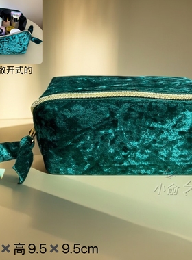 大牌 赫连那化妆包绿色丝绒便捷圆形小号手拿包收纳包