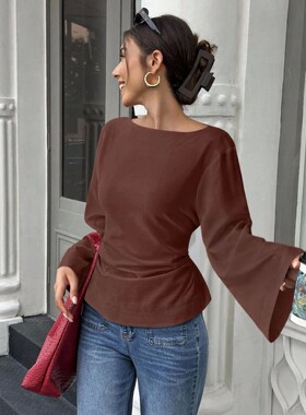 纯色收腰喇叭袖上衣Solid color waist cinchd flared sleeve top