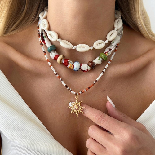 Lady's multi-layered shell necklace - vacation jewelry女项链