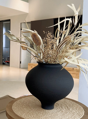 现代陶罐粗陶黑色罐子复古侘寂风花瓶摆件轻奢哑光中古花器装饰品