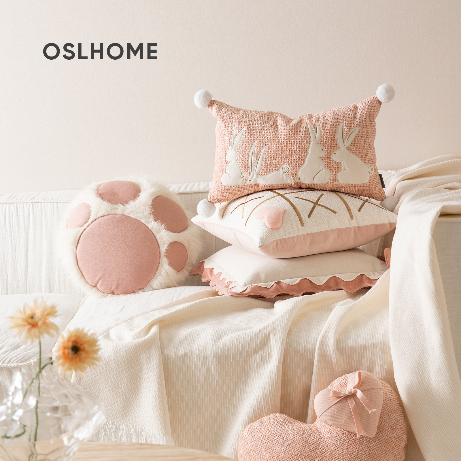儿童样板房北欧ins轻奢简约现代可爱粉色女孩房沙发爱心抱枕靠垫