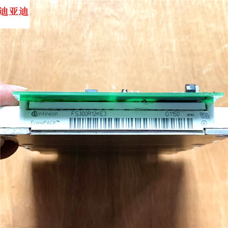 FS300R12KE3/AGDR-71C是ABB变频器驱动板触发板原装拆机AGDR-81C