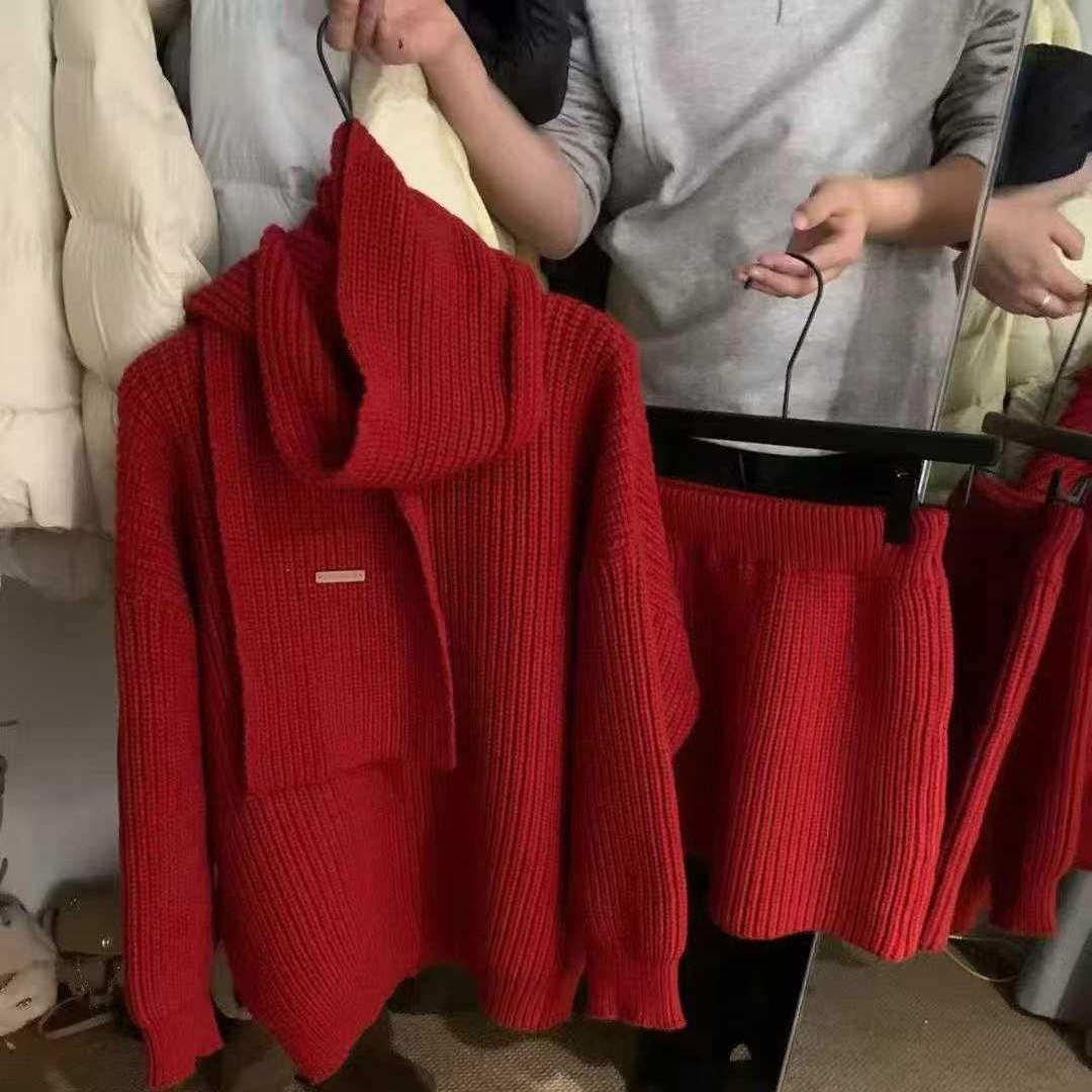 实体店同款冬季新款新年红色连帽毛衣半身裙女休闲时尚套装