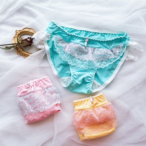 日本女士低腰牛奶丝木耳边内裤