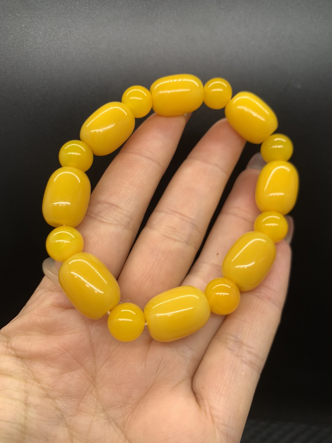 蜜蜡黄鸡油黄玛瑙手串手链男女款珠子约18*12mm颜色鲜艳大气