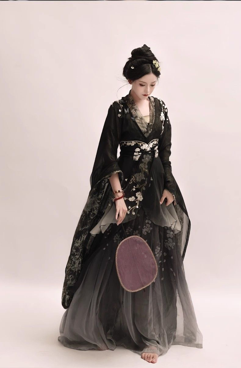 宴山亭汉服 不染尘 梅花重工刺绣清冷风南北朝江湖武侠风原创现货