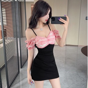 2025新款纯欲性感露肩拼色吊带连衣裙带胸垫按摩女技师服包臀短裙