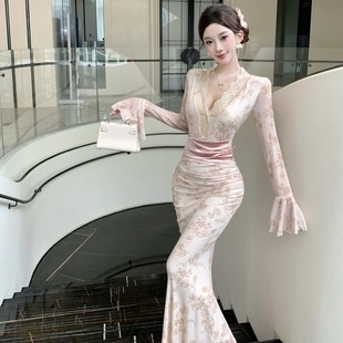 绝美纯欲风性感蕾丝v领喇叭袖连衣裙女绑带收腰包臀鱼尾礼服长裙