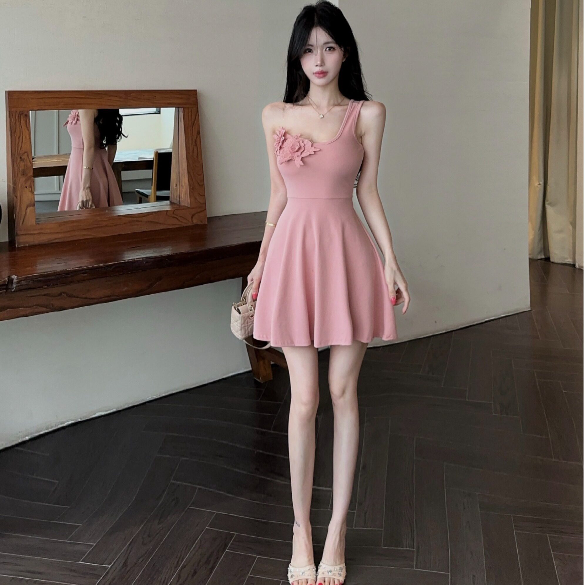 性感吊带A字裙立体花朵收腰显瘦