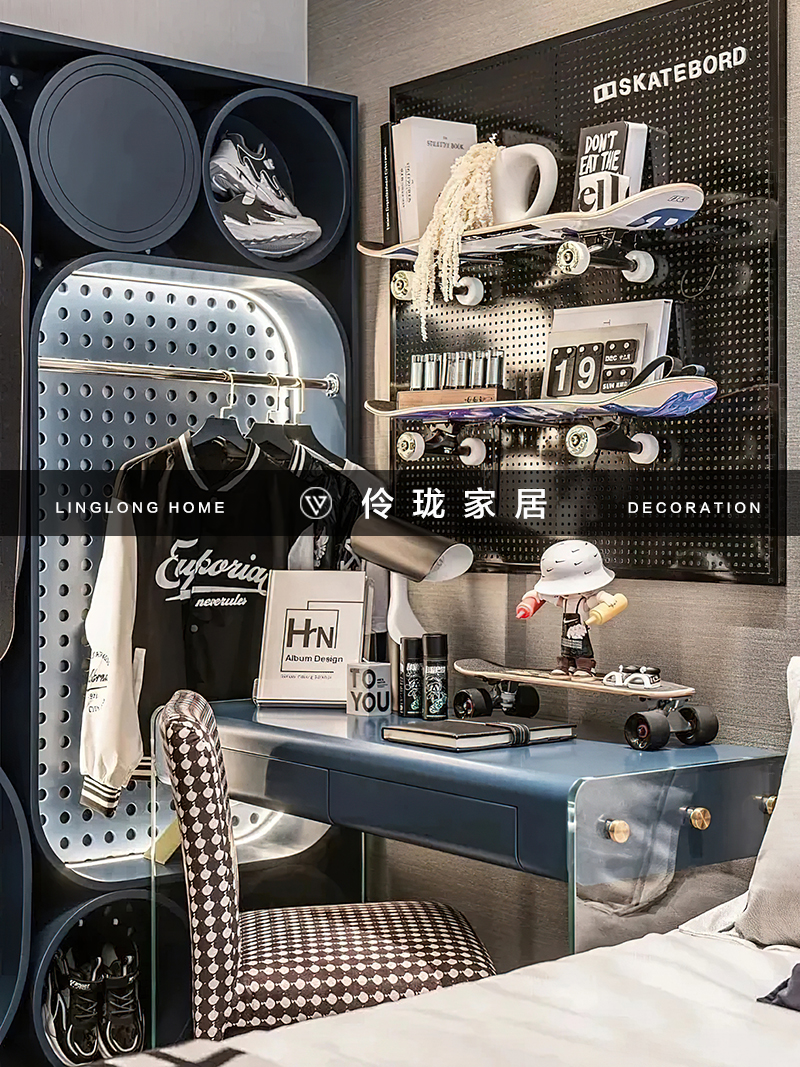 男孩衣帽间衣服滑板装饰品
