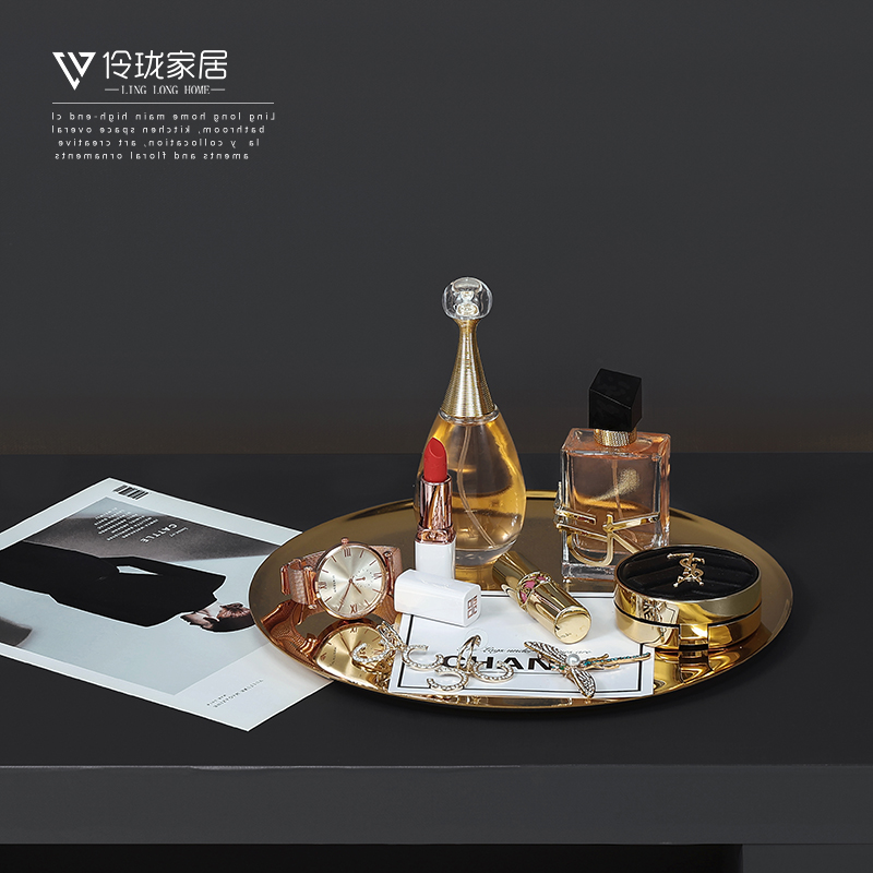 奢华系样板间梳妆台化妆品