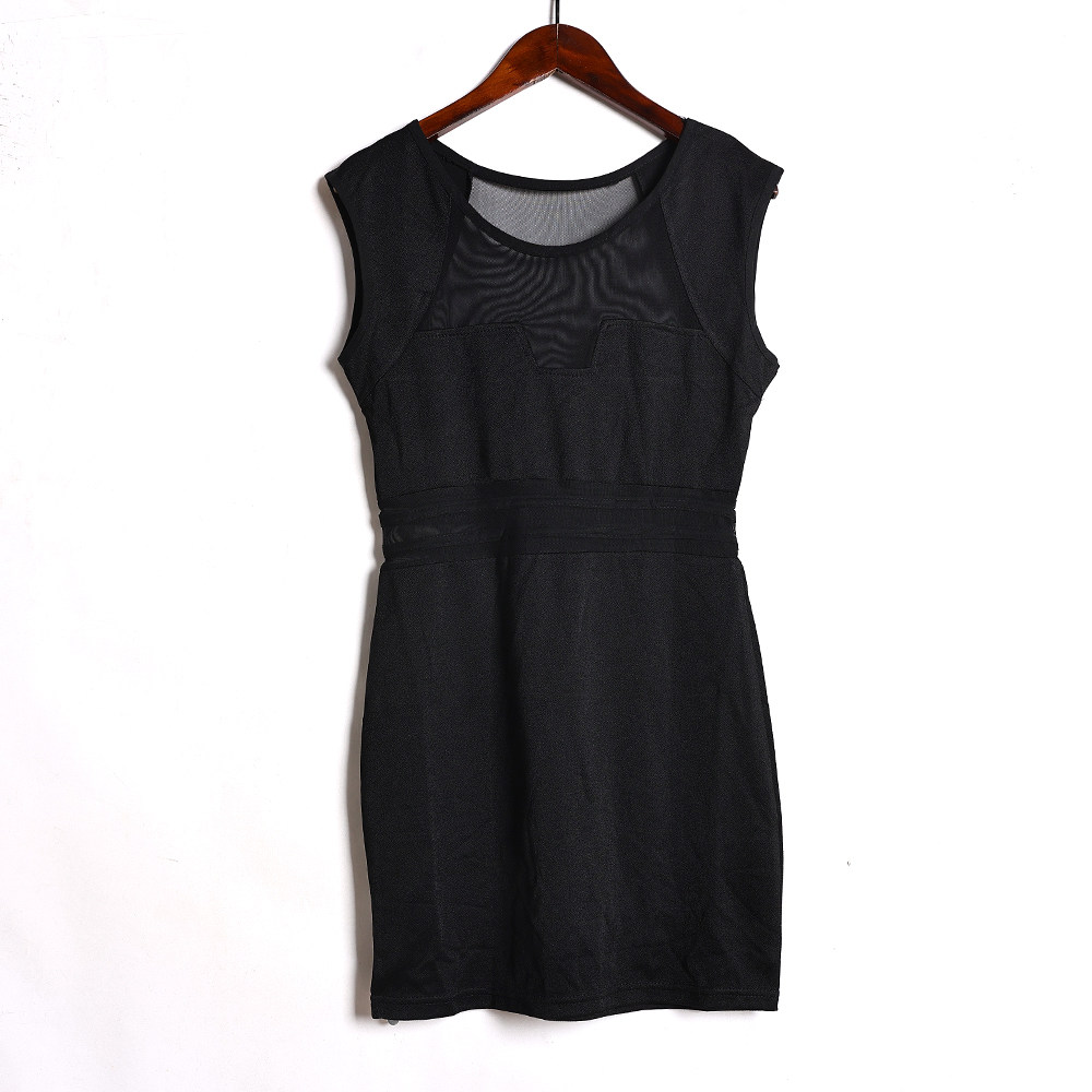 2026夏季新品女士无袖背心式修身纯色连衣裙时尚气质收腰a字短裙