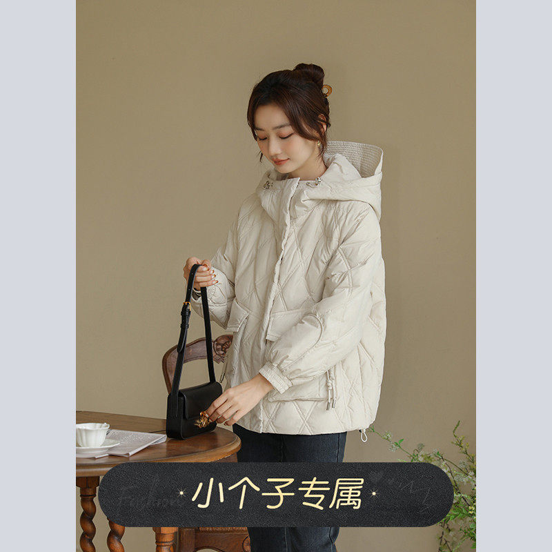 奈格薇儿小个子韩系羽绒服女短款2025新款洋气设计感连帽冬季外套,女装/女士精品,羽绒服,淘宝优惠券,粉丝福利购,淘宝优惠卷