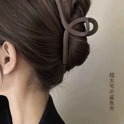 2026初夏新款盘发抓夹高级感发夹女后脑勺大号时尚鲨鱼夹发饰头饰