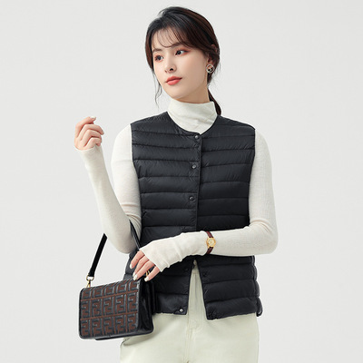 2025年秋冬新款轻薄款羽绒服马甲女圆领背心短款内搭按扣保暖外套