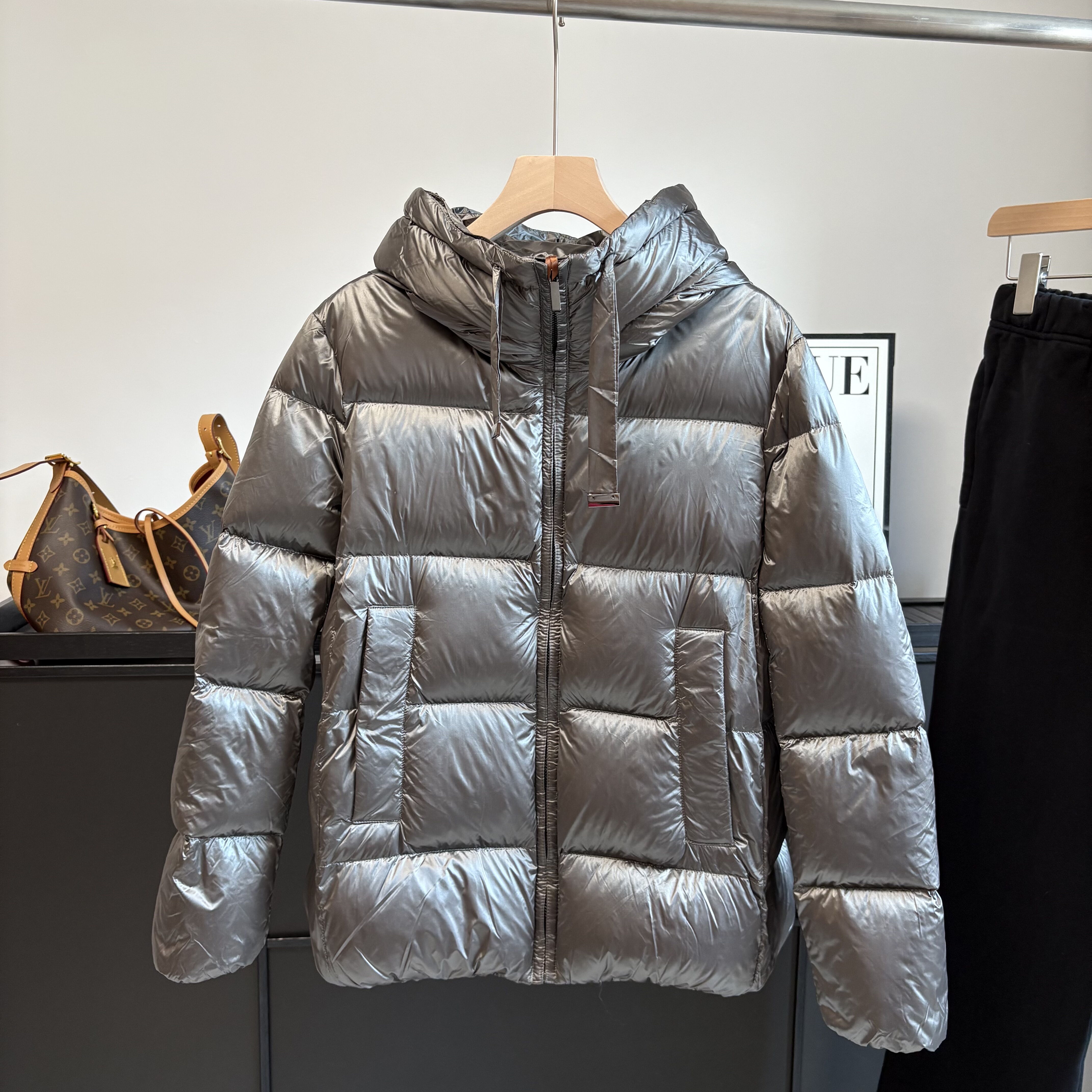 原 意大利单女士 鹅绒服羽绒服外套短款面包服连帽保暖外套