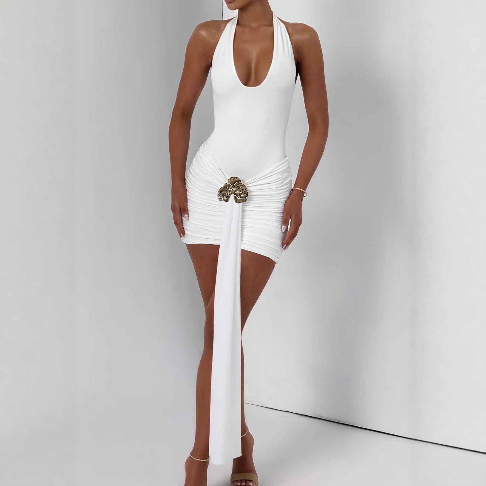 亚马逊跨境新款无袖绑带女装连衣裙欧美风性感飘带包臀褶皱短裙