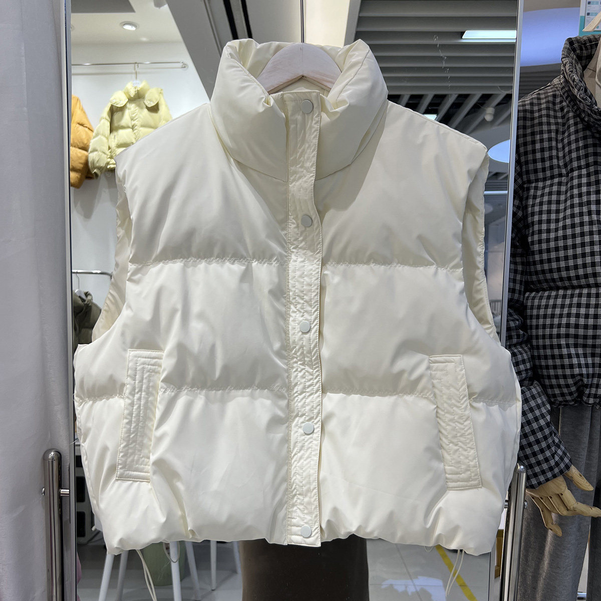秋冬韩版PU皮质宽松显瘦百搭无袖羽绒服马甲女短款背心坎肩外套