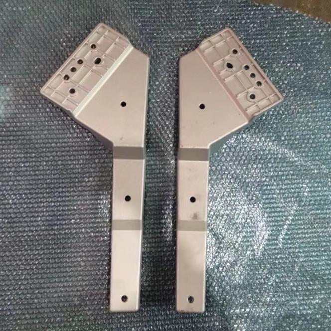 适配福田欧曼EST保险杠连接支架