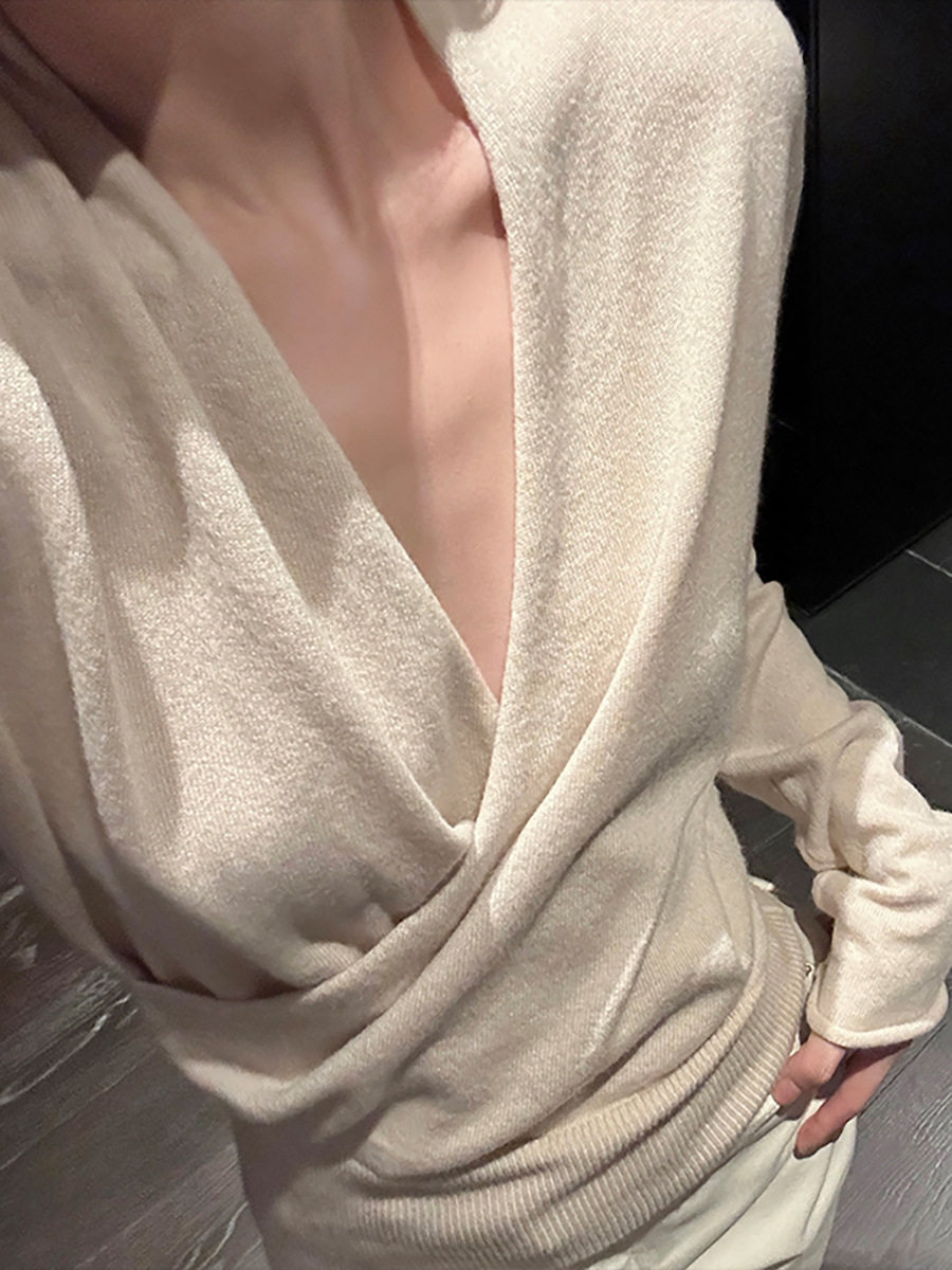 2024ss 奶茶色羊绒交叉设计针织毛衣