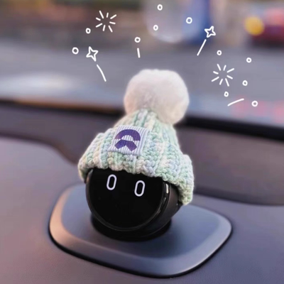 车内可爱中控机器人蔚来毛线帽