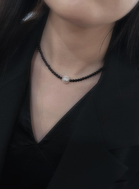 2024新款高级设计感黑色一颗珍珠项链女小众锁骨链毛衣链3116