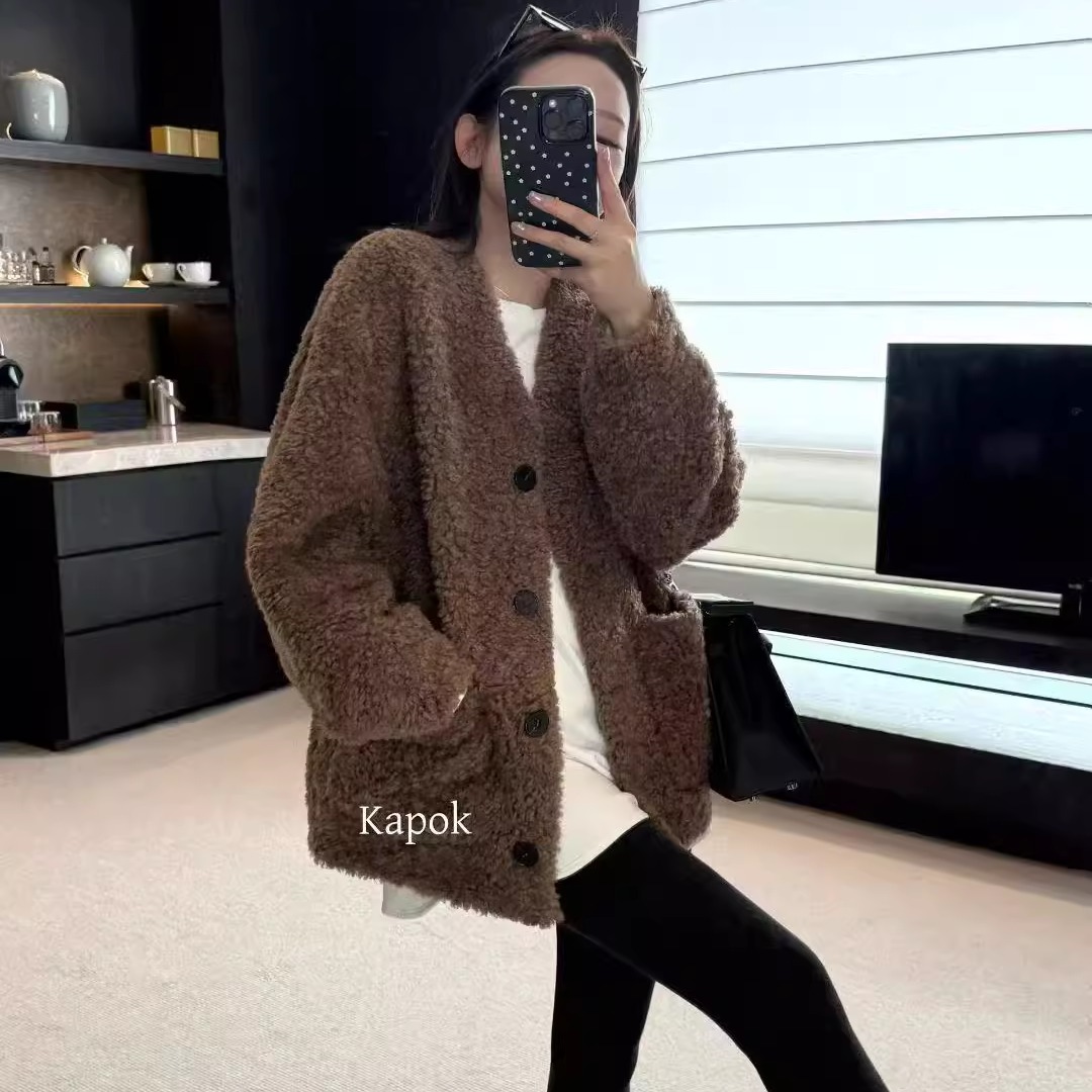 Kapok韩系高级感冬季环保皮草上衣V领慵懒宽松羊羔毛短外套25f161