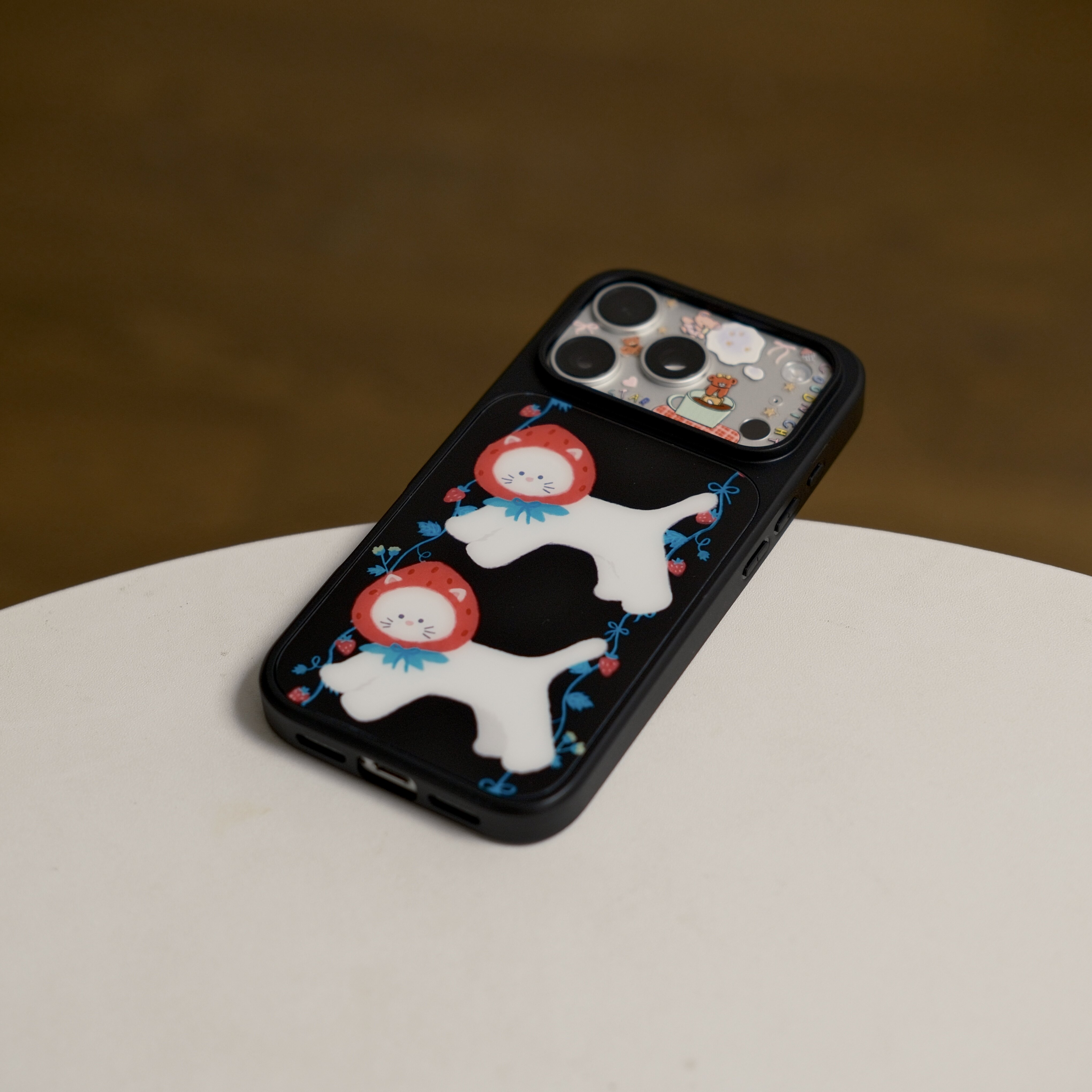 韩国Eppah可爱草莓脑袋磨砂玻璃磁吸手机壳适用苹果iPhone18promax手机壳17pro黑框软边15手机壳14pro卡通