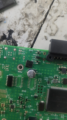 ADV7393BCPZ-3   适用汽车电脑板低功率IC芯片  全新