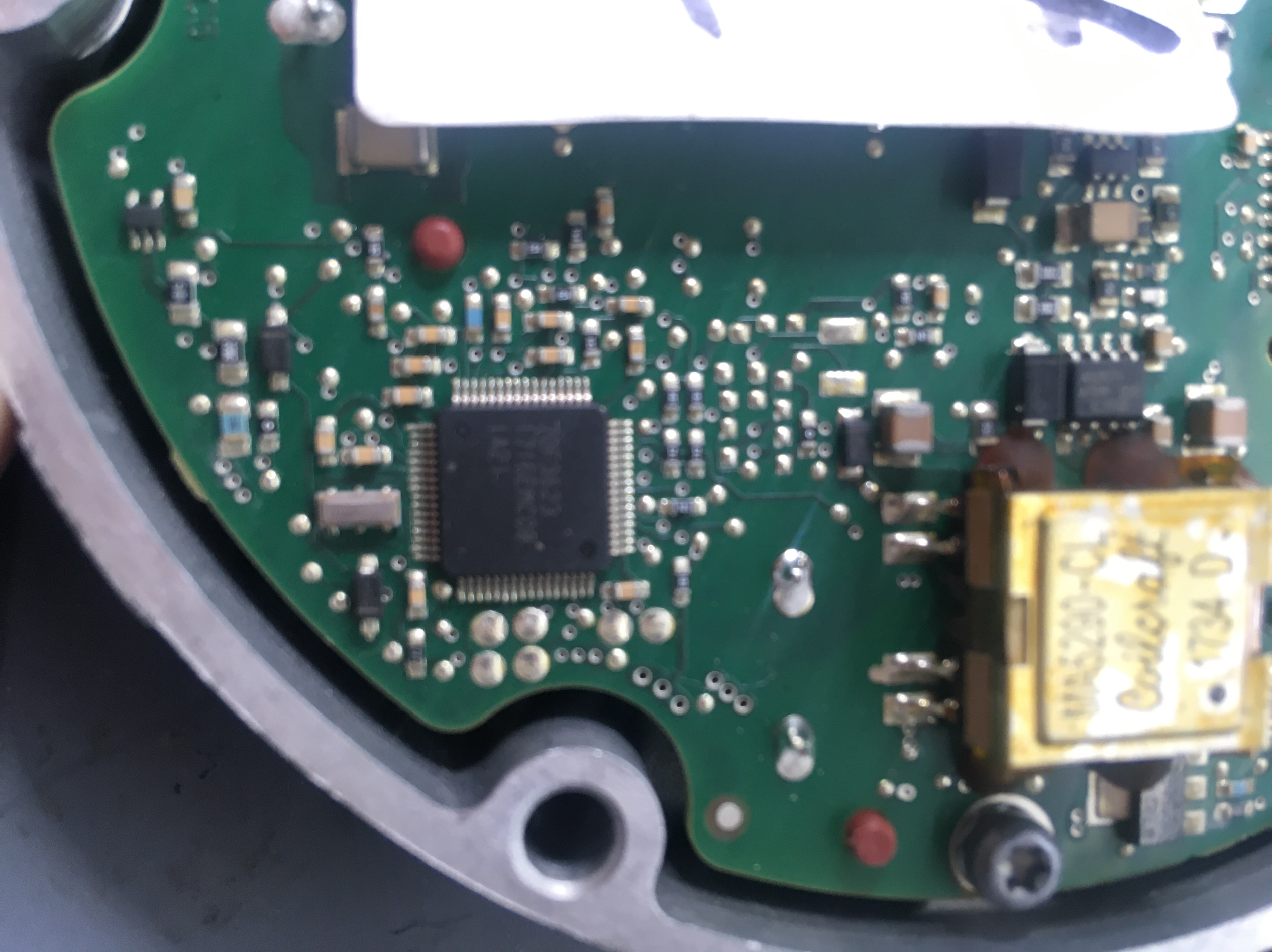 70F3623 UPD70F3623 汽车电脑板微控制器单片机CPU全新QFP64脚