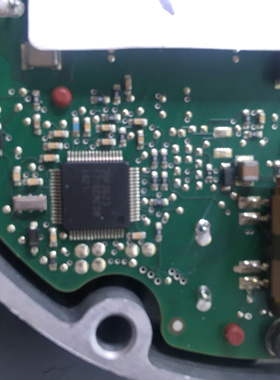 70F3623 UPD70F3623 汽车电脑板微控制器单片机CPU全新QFP64脚