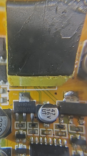 IRLL024NTRPBF 丝印LL024N IR SOT-223 55V4.4A MOS管
