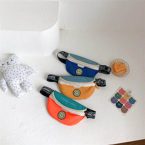 2025新款韩版男童腰包潮酷儿童斜挎单肩包时尚字母小女孩休闲胸包