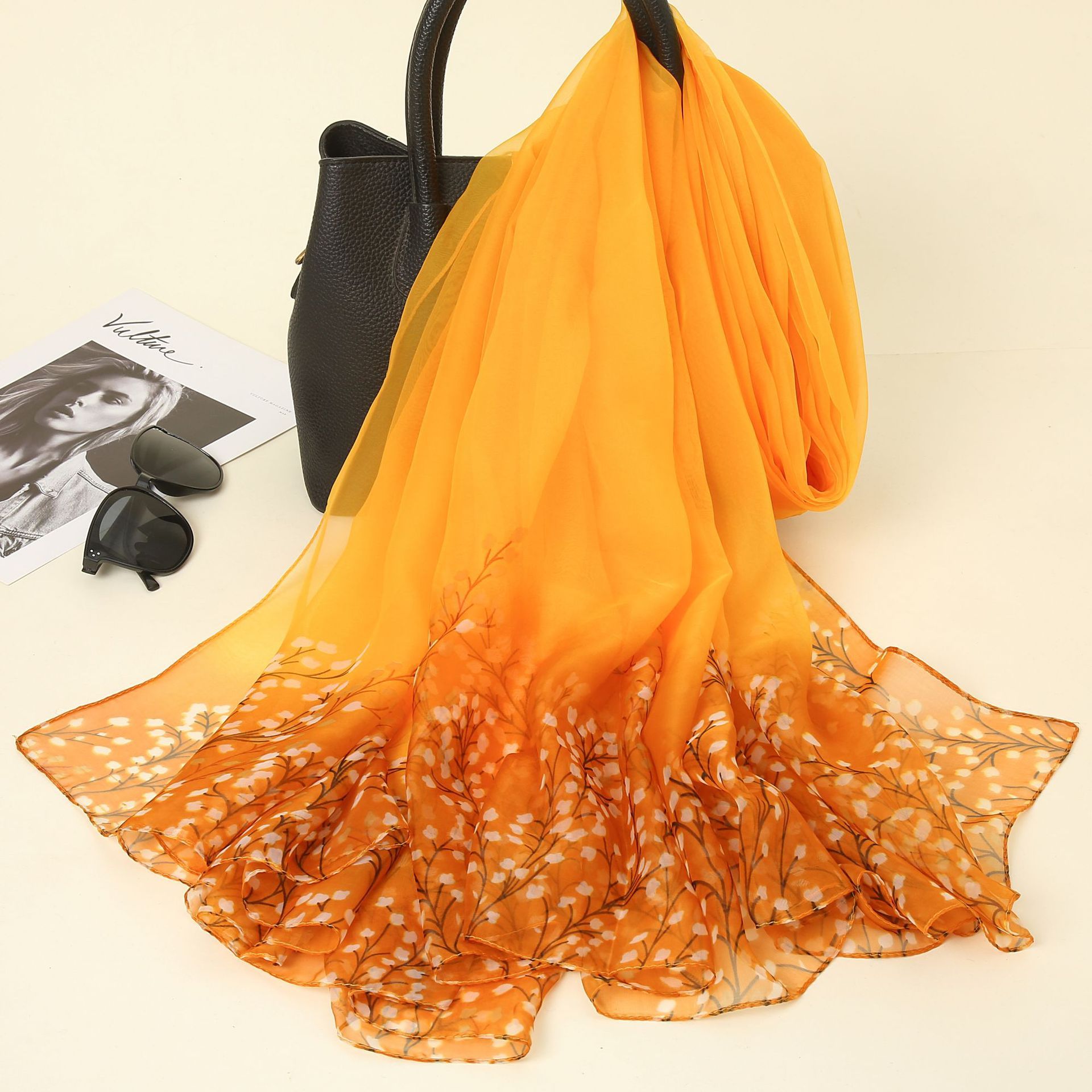 春夏新款优柔纱防晒披肩直播经典仿真丝长款丝巾时尚百搭围巾披肩