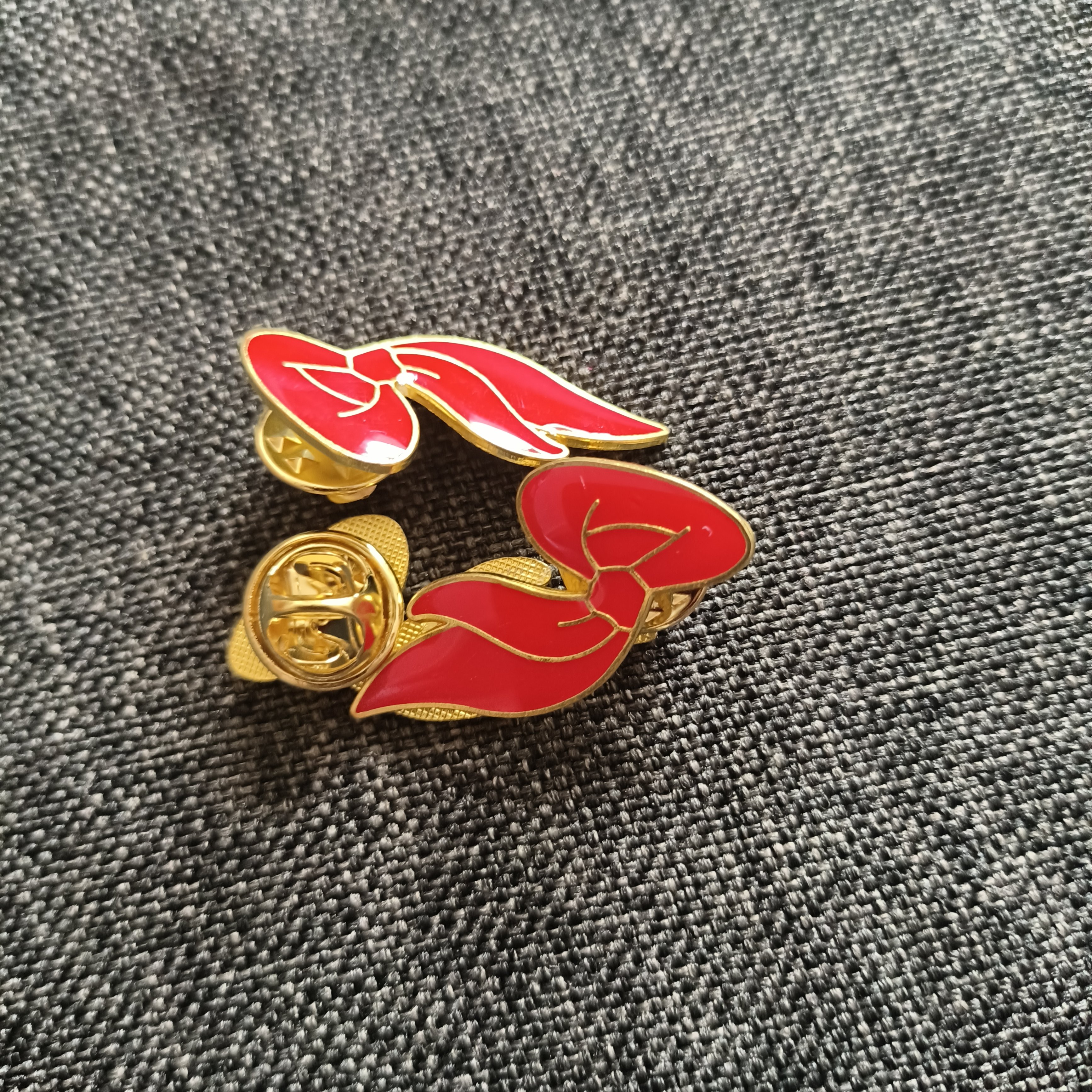 红领巾队徽金属滴塑徽章小学生校徽安全别针保险针磁铁磁扣队徽,个性定制/设计服务/DIY,个性徽章/吧唧定制,淘宝优惠券,粉丝福利购,淘宝优惠卷